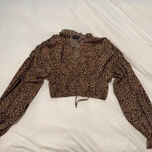 PrettyLittleThing Brown Leopard Print Crop Top